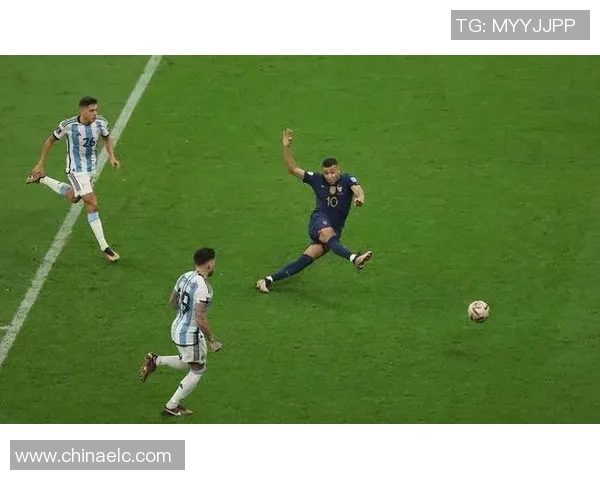 世界杯焦点战里昂与切尔西互交白卷红牌争议引发热议与转会传闻