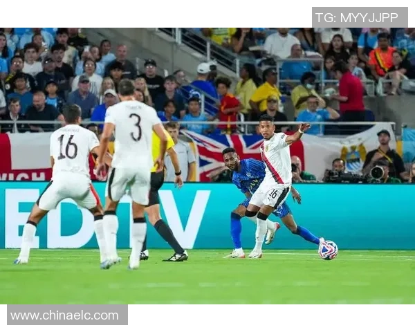 欧联杯曼城大胜巴黎点球大战引发转会风波与球迷热议