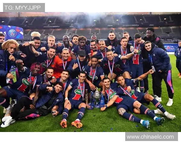 欧冠精彩对决：里昂与那不勒斯激战成平局补时进球引爆全场激情