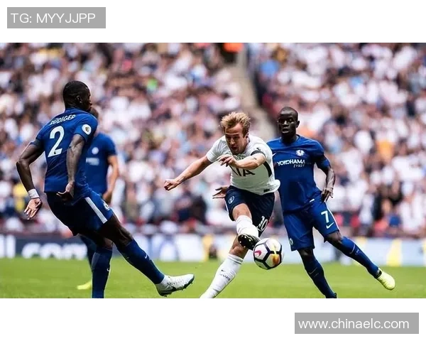 英超激战：那不勒斯险胜波尔图红牌事件引发全场热议