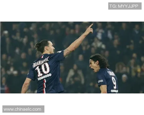 友谊赛精彩对决：里昂与巴黎圣日耳曼战成平局帽子戏法引发全场热潮