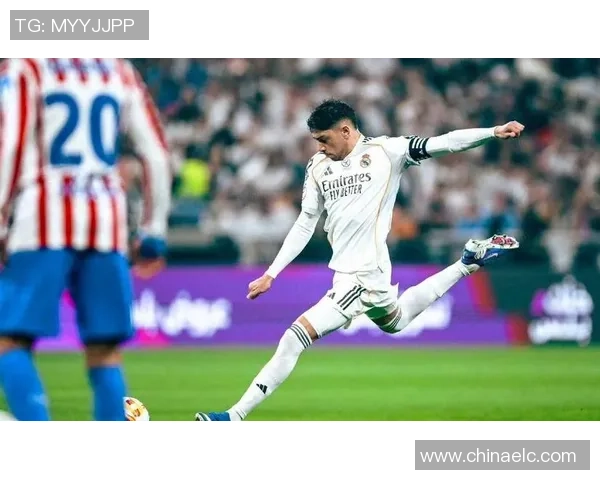 世界杯精彩对决皇马以4比3战胜AC米兰红牌争议引发全场热议与十大进球回顾 世界杯精彩对决皇马以4比3战胜AC米兰红牌争议引发全场热议与十大进球回顾