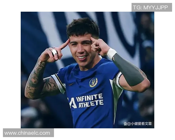 切尔西逆转皇马4-0晋级世界杯决赛争议判罚引发全场热议 切尔西逆转皇马4-0晋级世界杯决赛争议判罚引发全场热议