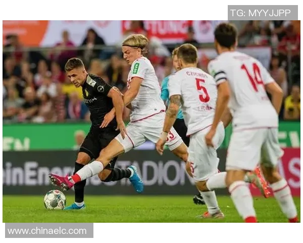 德甲激战阿森纳5-0大胜多特蒙德争议判罚引发全场热议