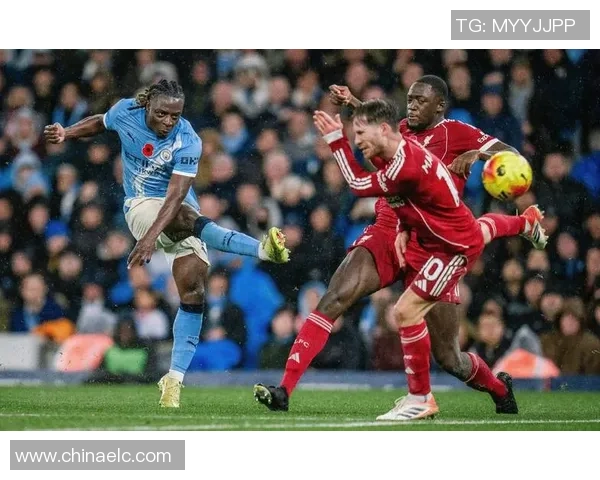 德甲精彩对决曼城3-0波尔图神扑引发争议判罚全场沸腾 德甲精彩对决曼城3-0波尔图神扑引发争议判罚全场沸腾