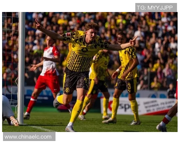 多特蒙德友谊赛大胜里昂四球狂欢十大精彩进球瞬间回顾 多特蒙德友谊赛大胜里昂四球狂欢十大精彩进球瞬间回顾